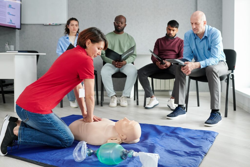 Evaluating CPR Classes in Norfolk, VA for Hospitality and Retail Teams